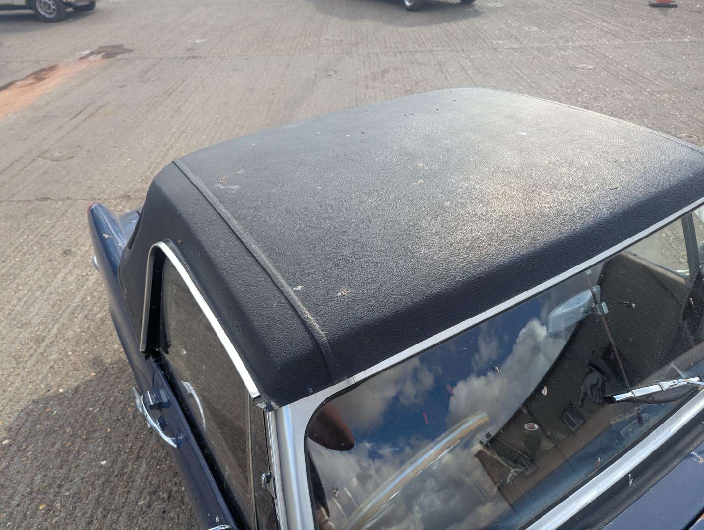 <p>1972 MG MIDGET</p>