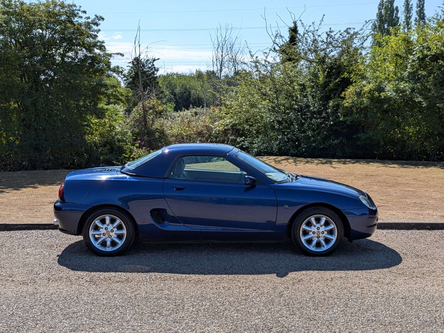 <p>1999 MG F</p>