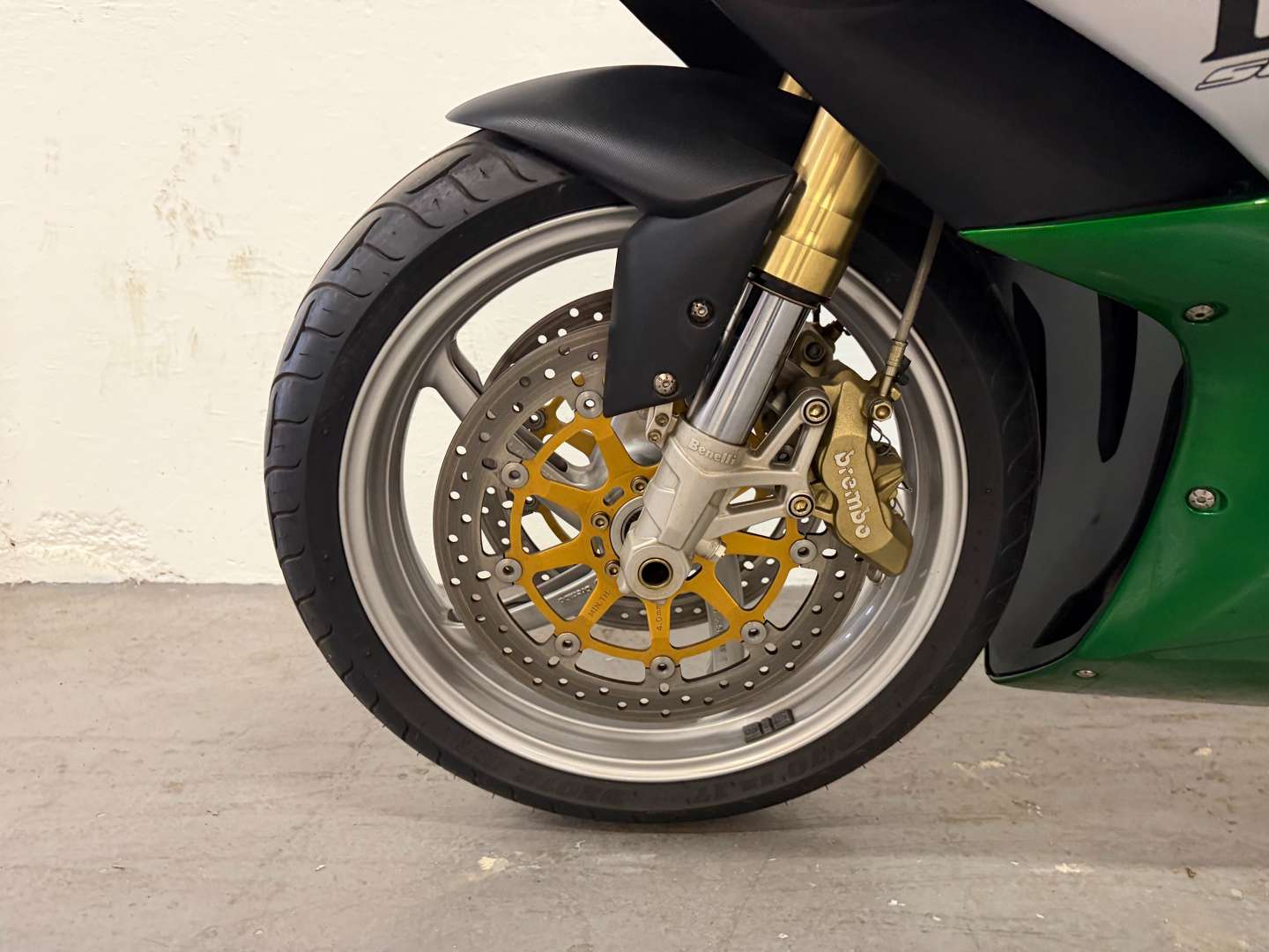 <p>2005 BENELLI TORNADO TRE NOVECENTO</p>