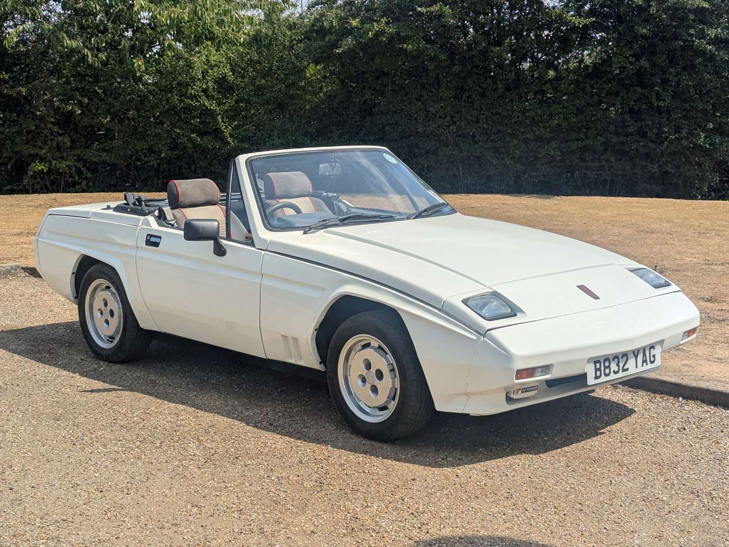 <p>1985 RELIANT SCIMITAR SS1</p>