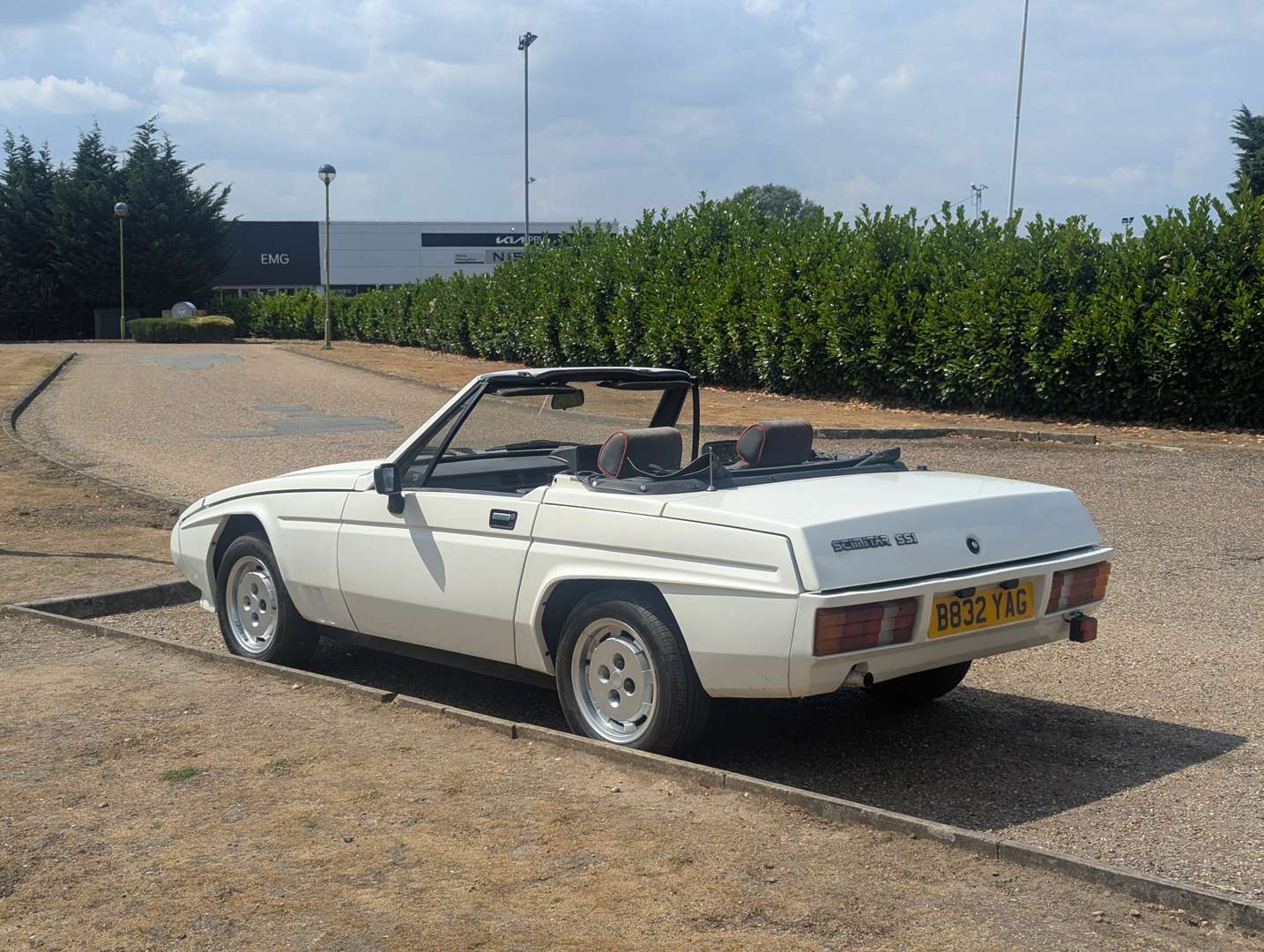 <p>1985 RELIANT SCIMITAR SS1</p>