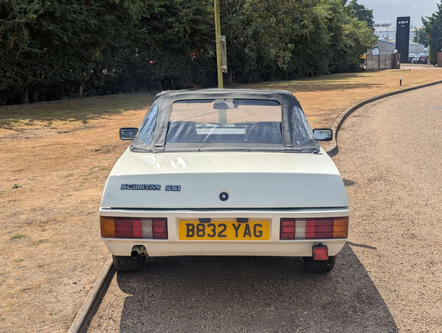 <p>1985 RELIANT SCIMITAR SS1</p>