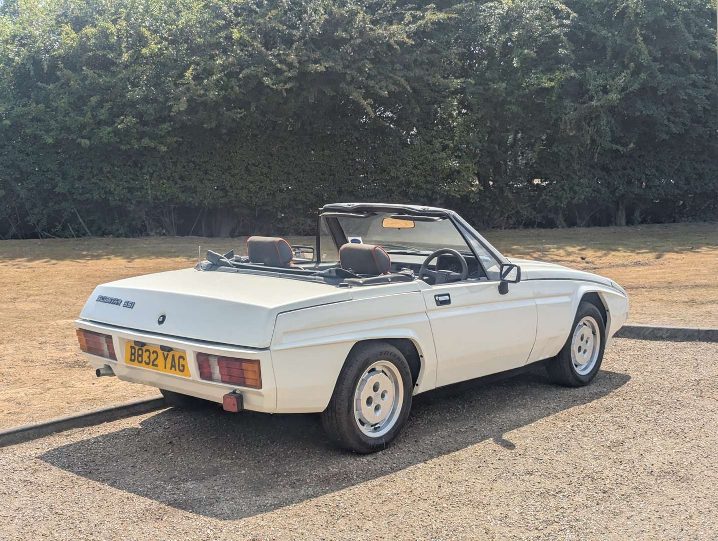 <p>1985 RELIANT SCIMITAR SS1</p>