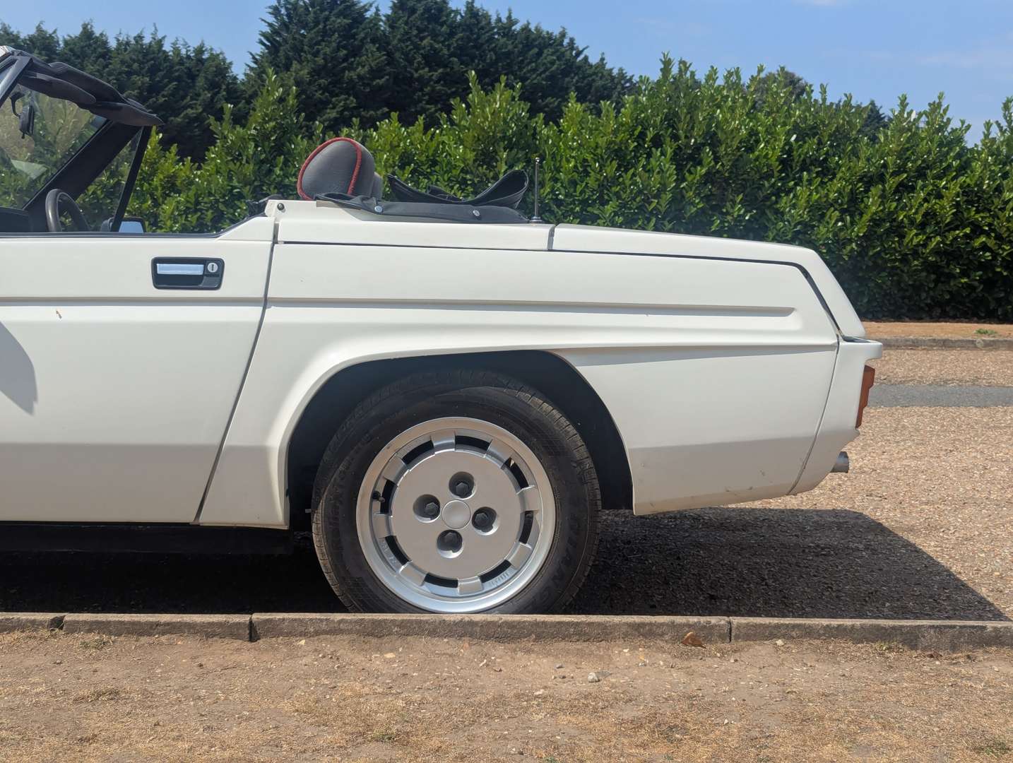 <p>1985 RELIANT SCIMITAR SS1</p>