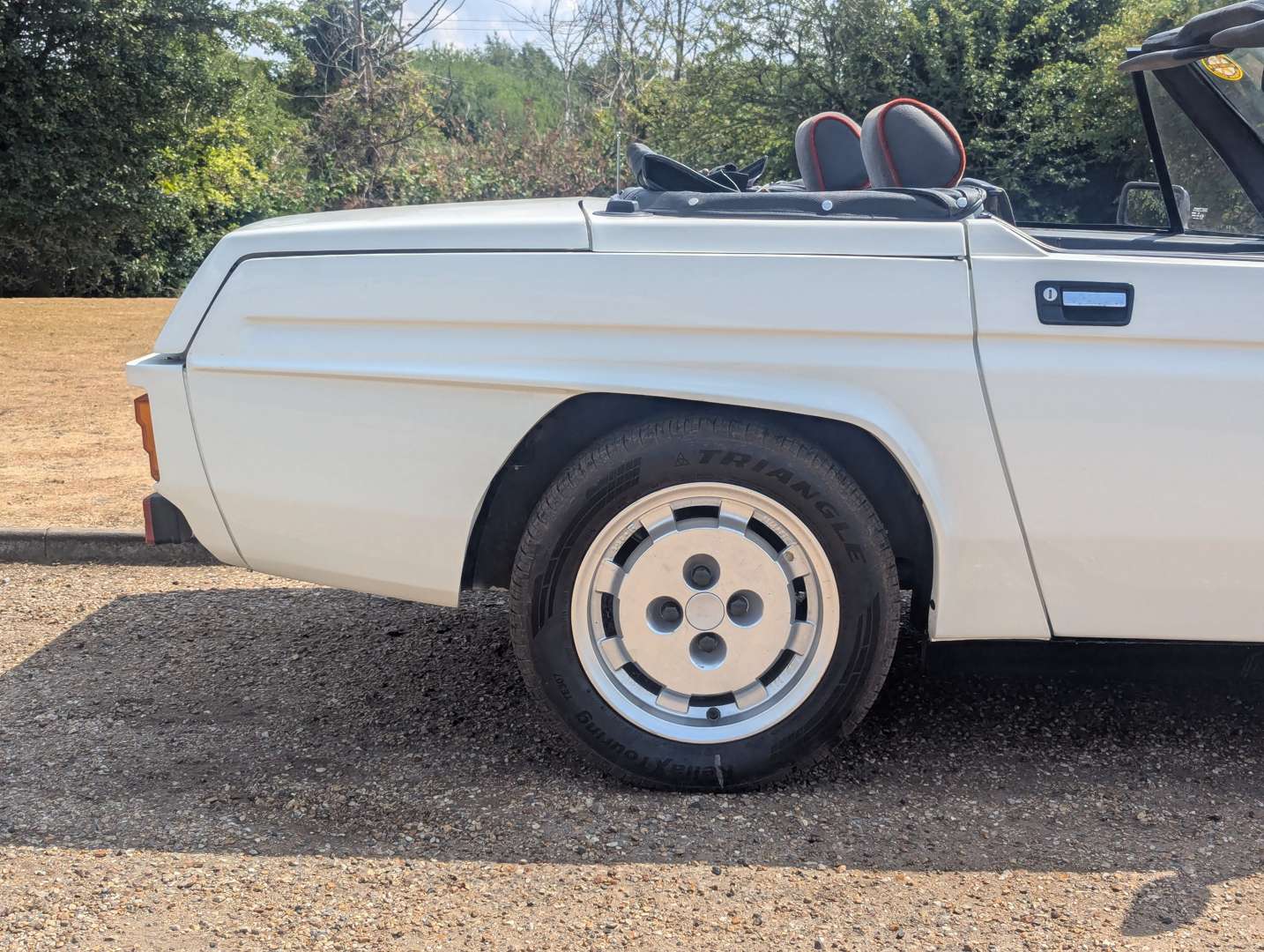 <p>1985 RELIANT SCIMITAR SS1</p>