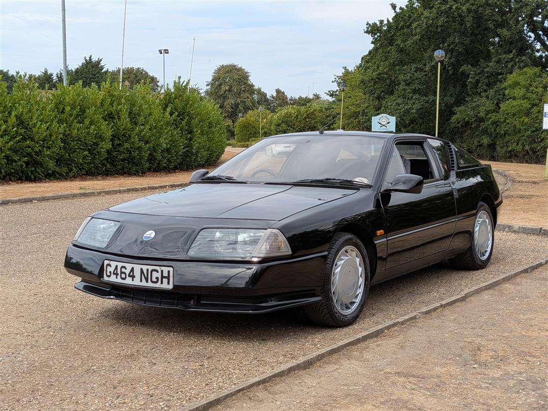 <p>1989 RENAULT GTA V6</p>