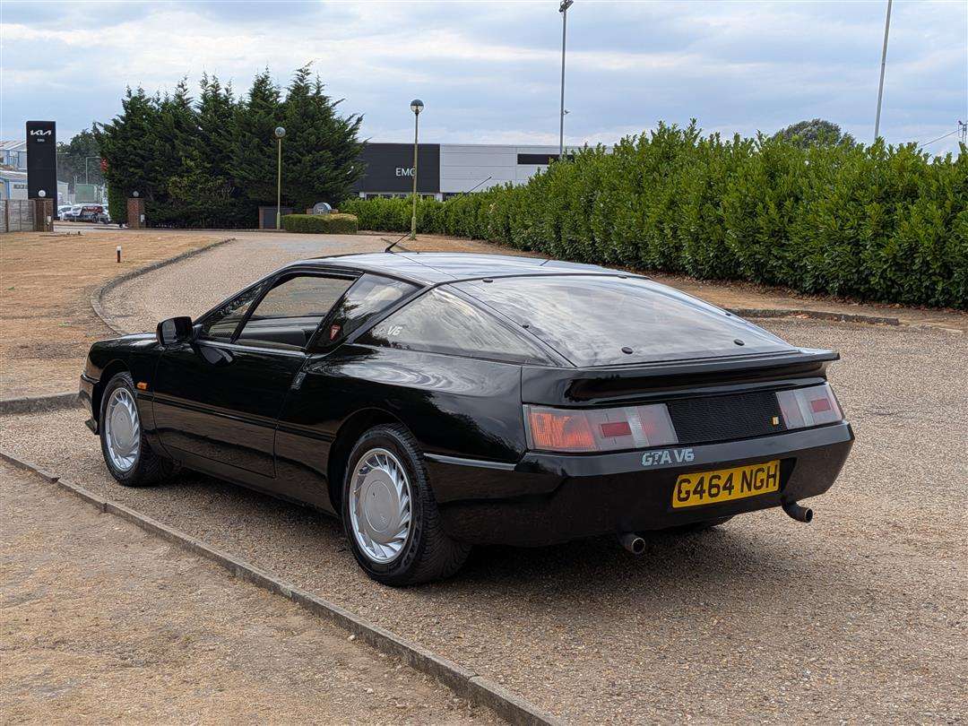 <p>1989 RENAULT GTA V6</p>