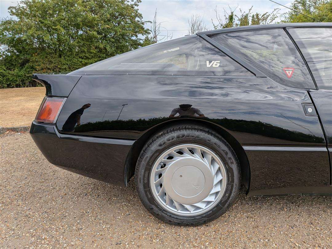 <p>1989 RENAULT GTA V6</p>