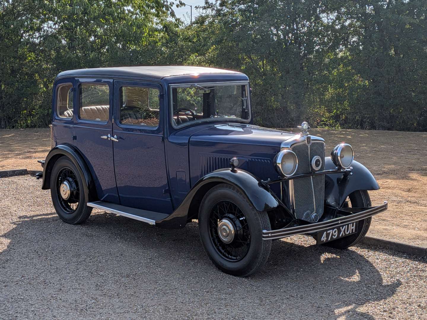 <p>1934 MORRIS 10/4 SALOON</p>
