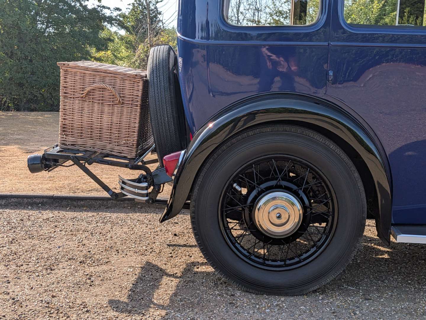 <p>1934 MORRIS 10/4 SALOON</p>