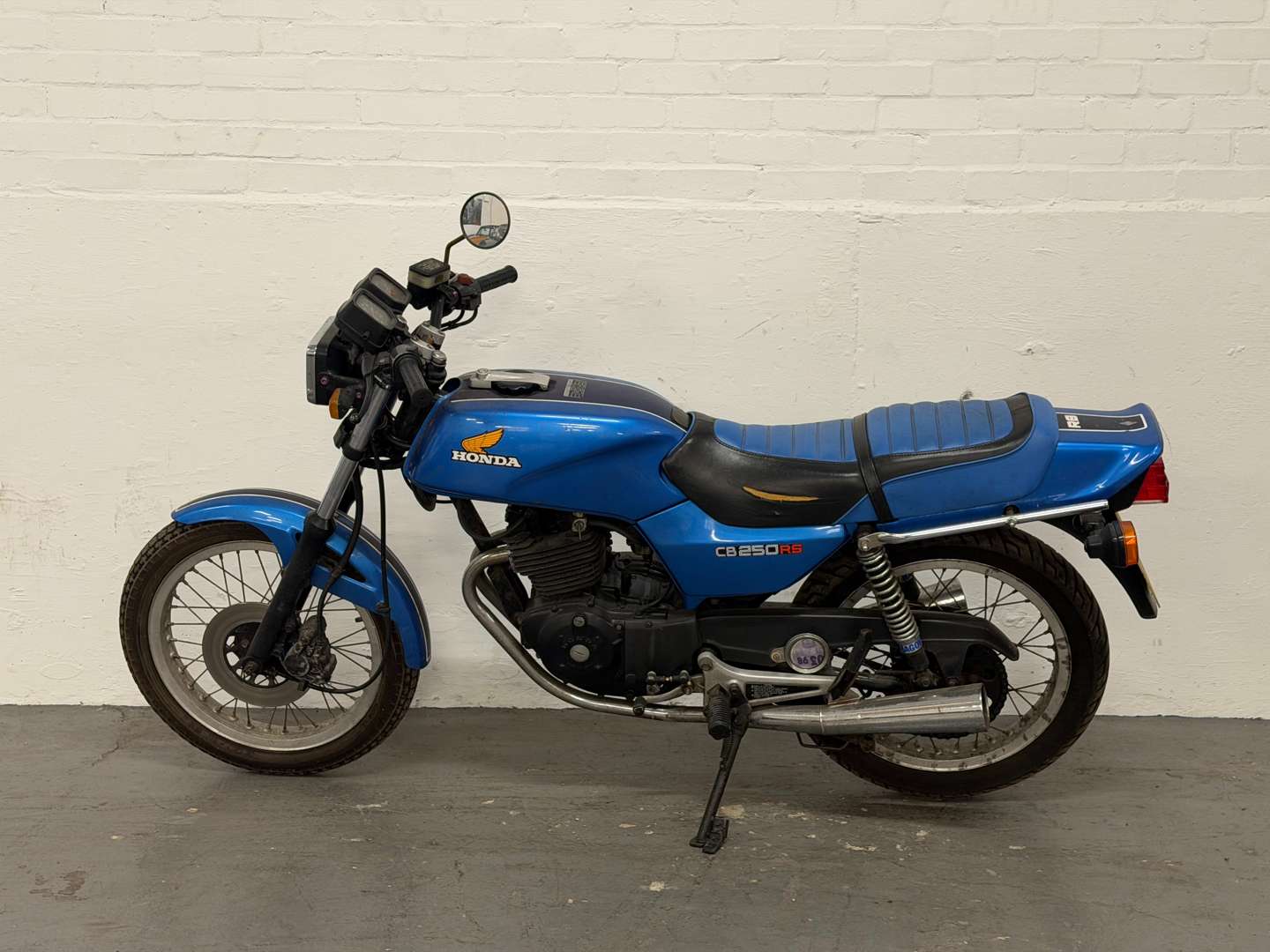 <p>1981 HONDA CB250 RS</p>