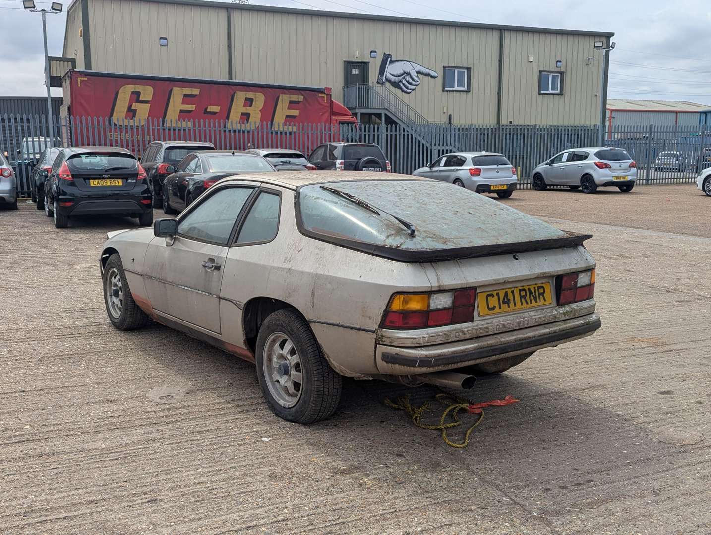 <p>1985 PORSCHE 924</p>