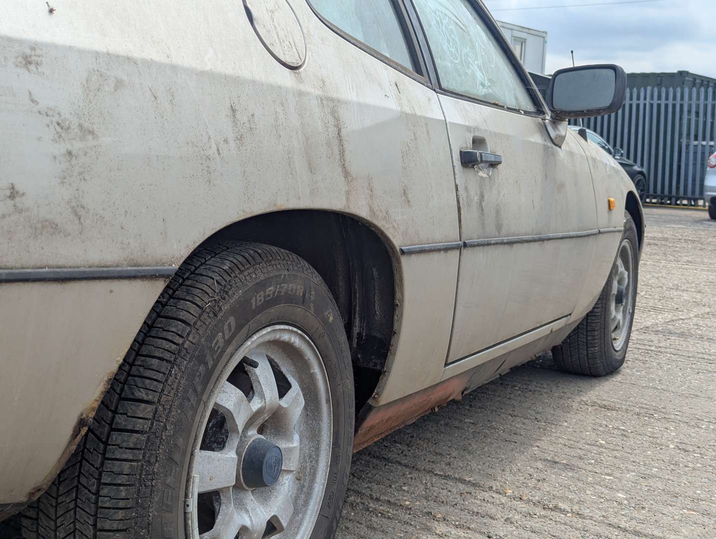 <p>1985 PORSCHE 924</p>