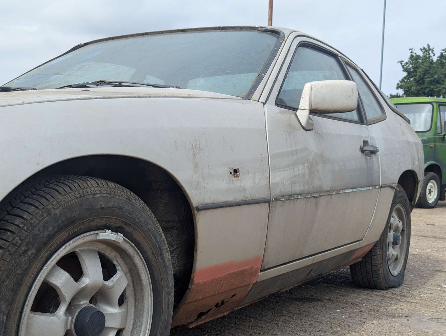 <p>1985 PORSCHE 924</p>