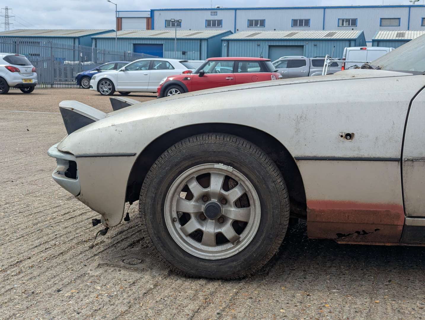 <p>1985 PORSCHE 924</p>