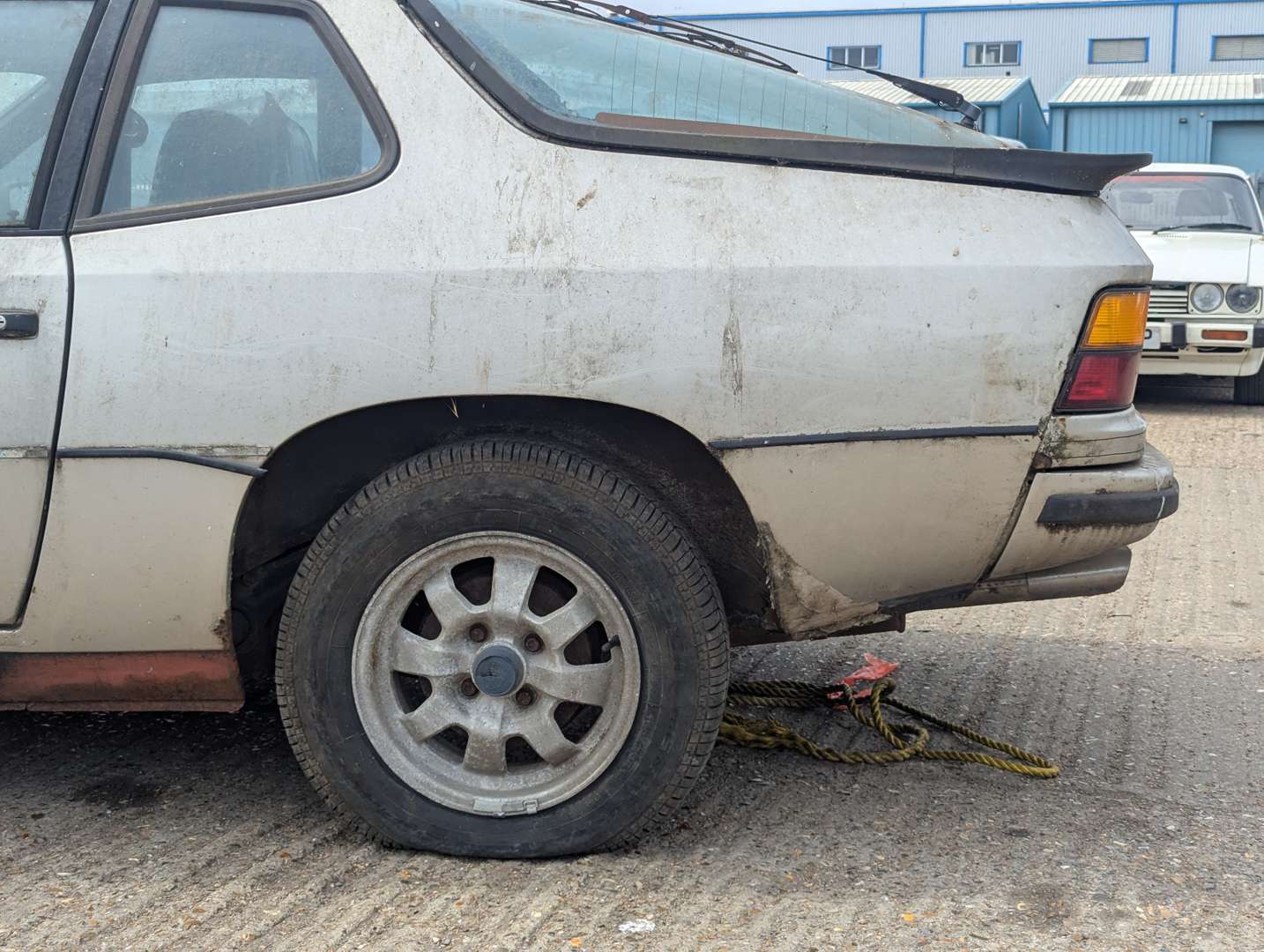 <p>1985 PORSCHE 924</p>