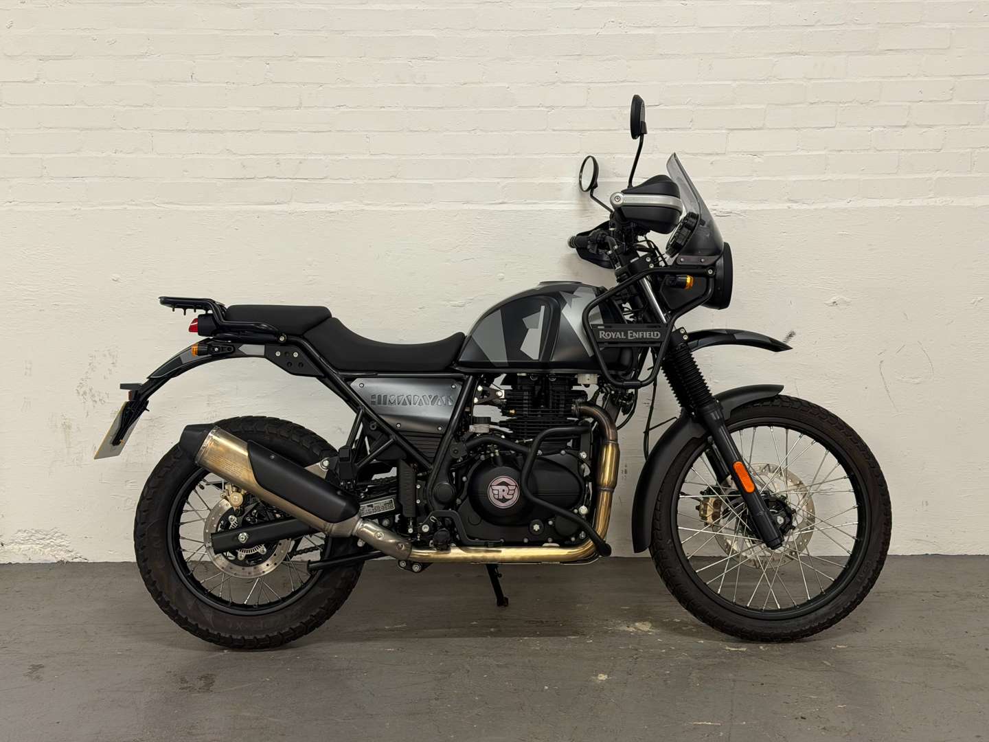 <p>2024 ROYAL ENFIELD HIMALAYAN E5</p>