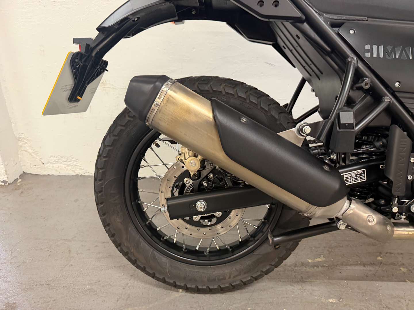 <p>2024 ROYAL ENFIELD HIMALAYAN E5</p>