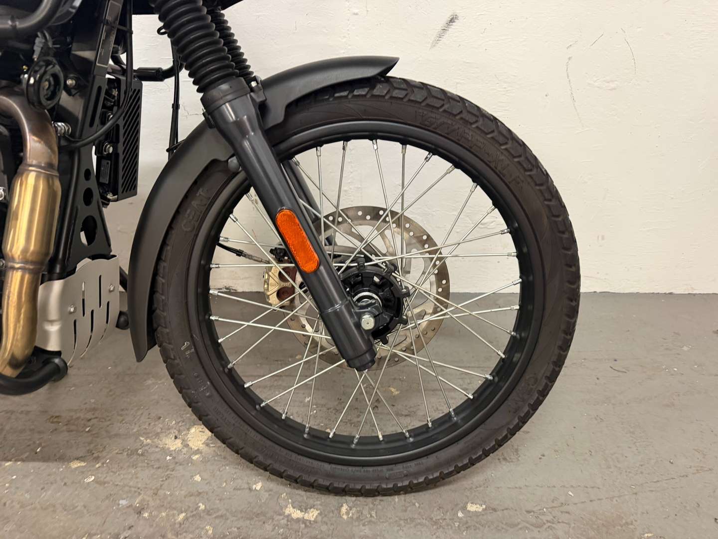 <p>2024 ROYAL ENFIELD HIMALAYAN E5</p>