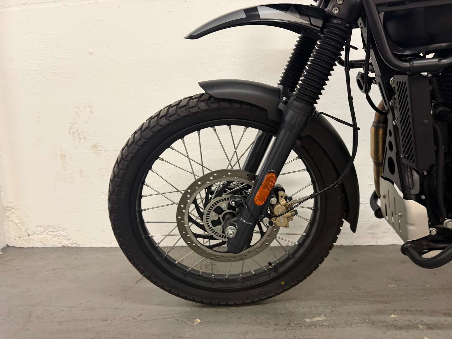 <p>2024 ROYAL ENFIELD HIMALAYAN E5</p>