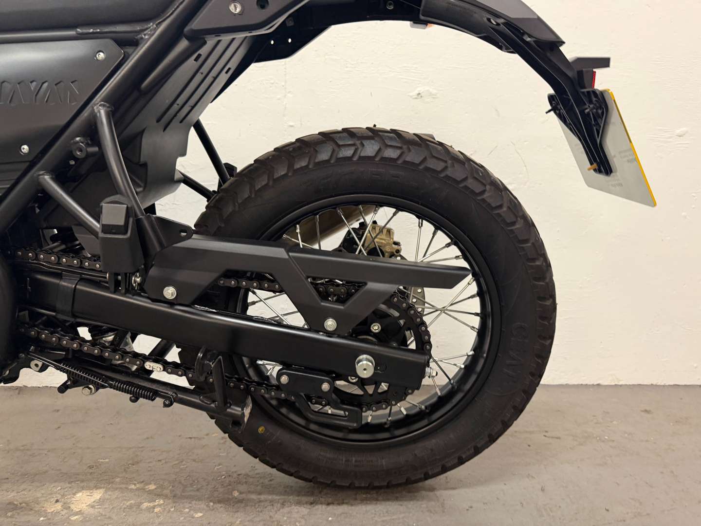 <p>2024 ROYAL ENFIELD HIMALAYAN E5</p>