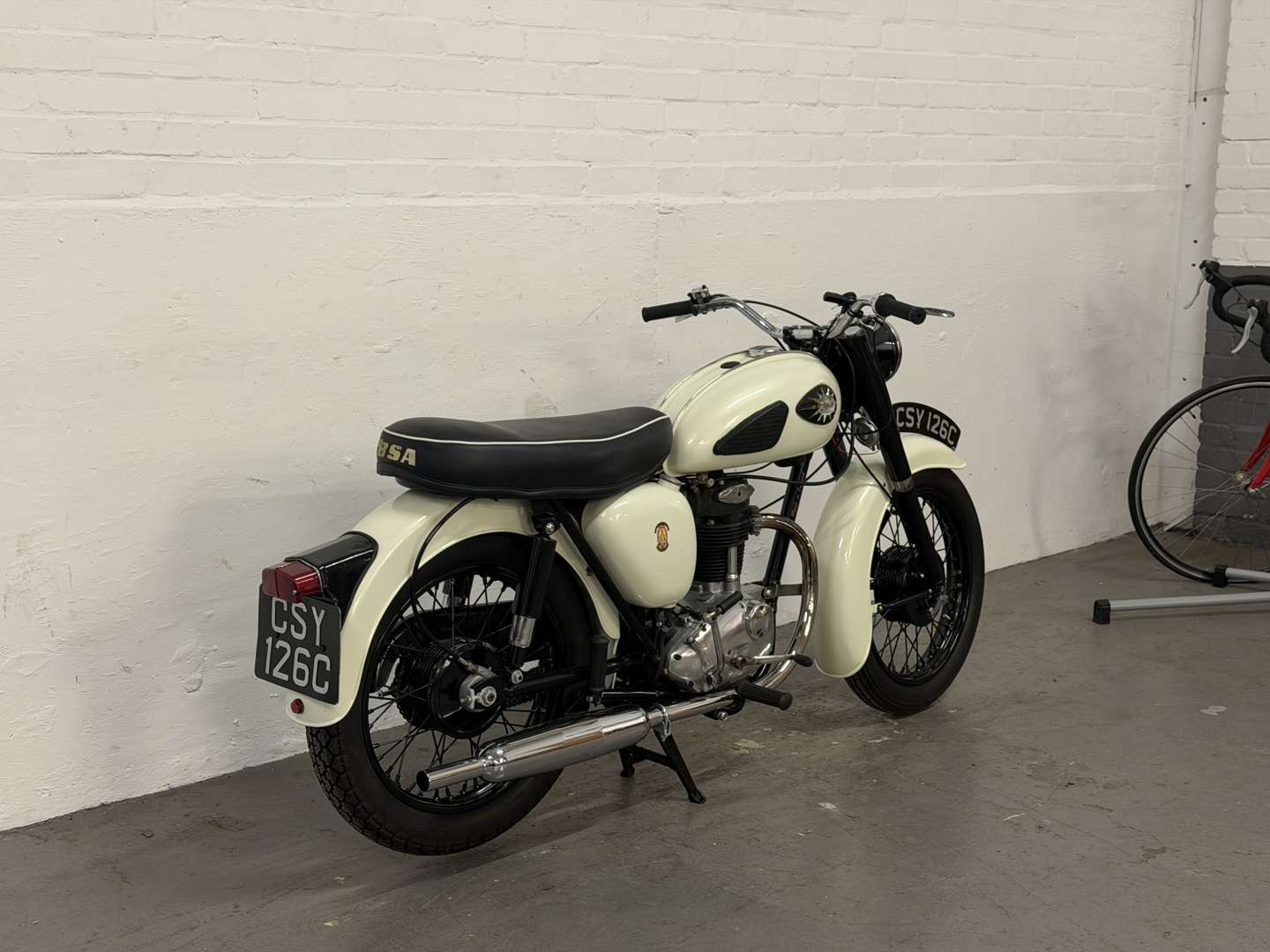 <p>1965 BSA C15</p>