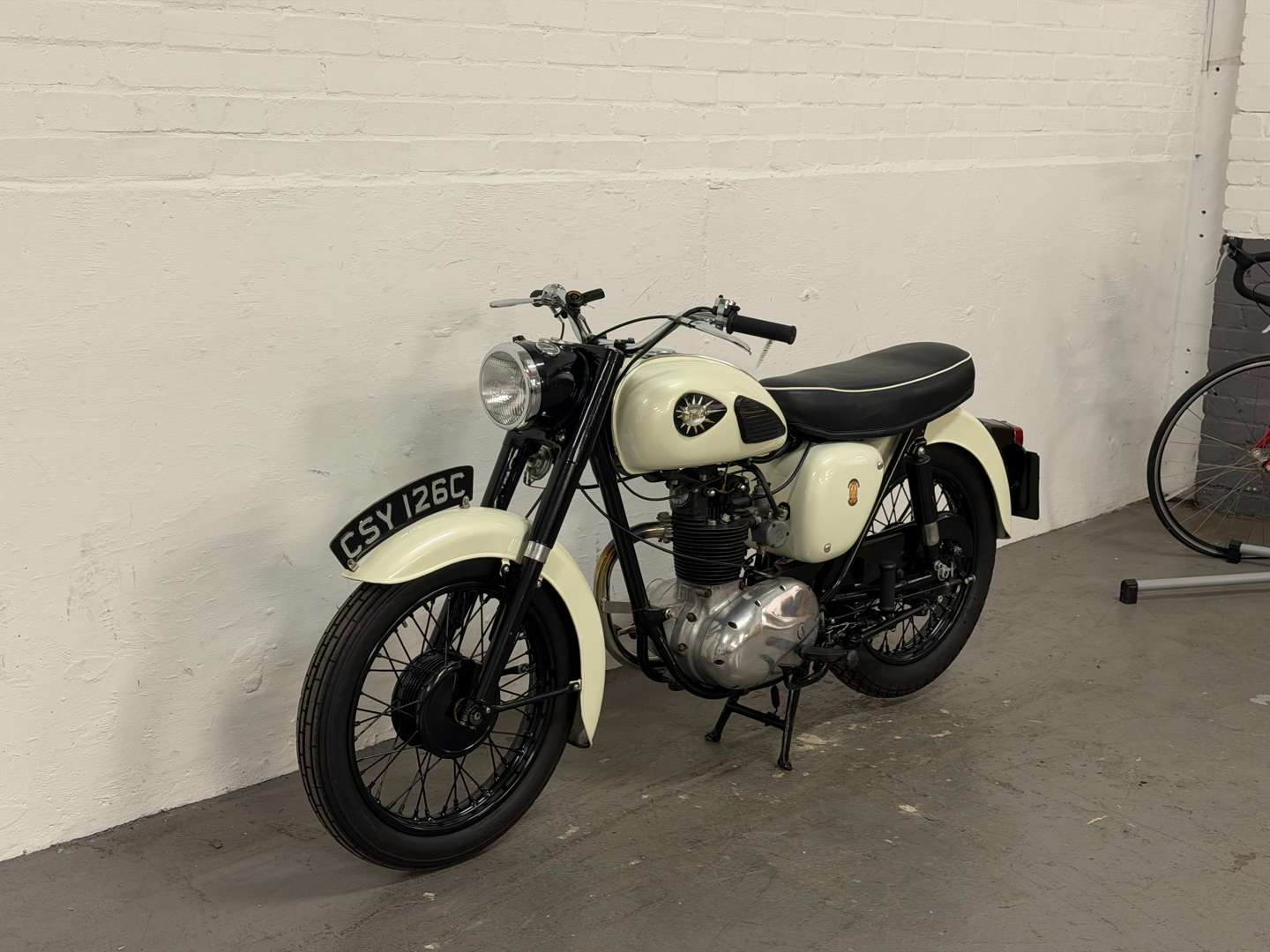 <p>1965 BSA C15</p>