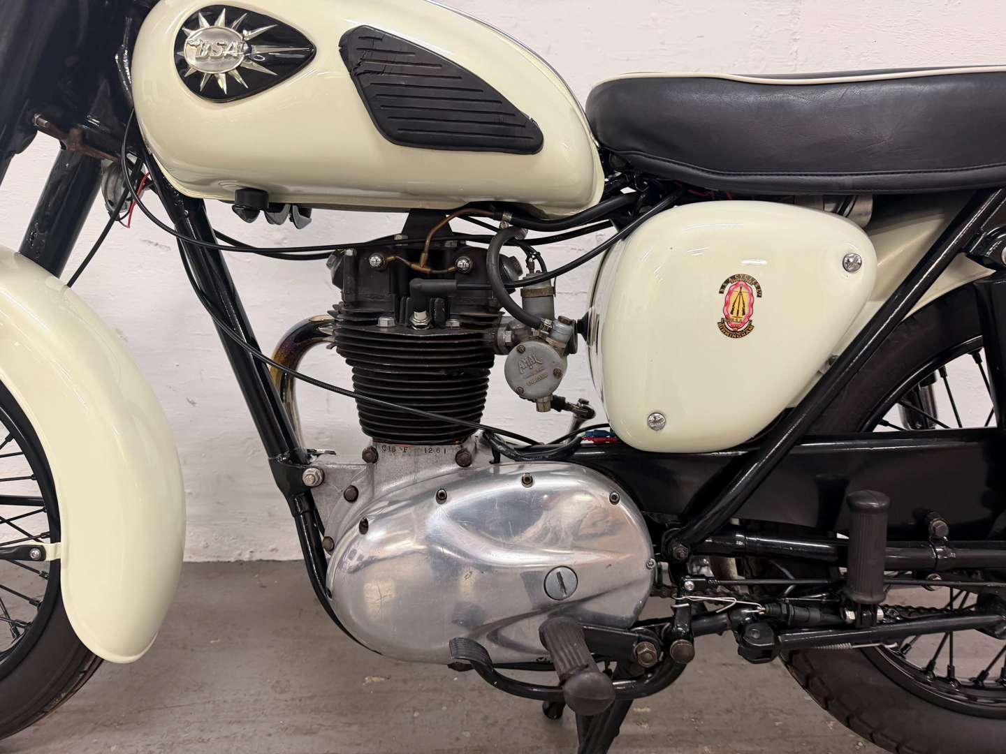 <p>1965 BSA C15</p>