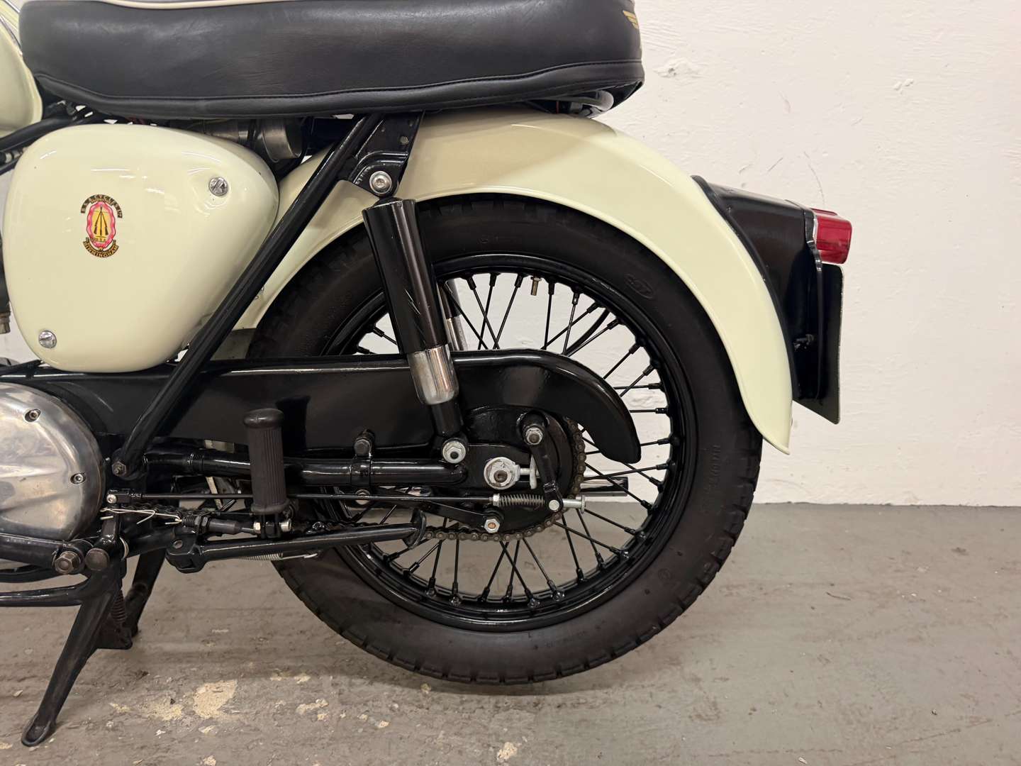 <p>1965 BSA C15</p>