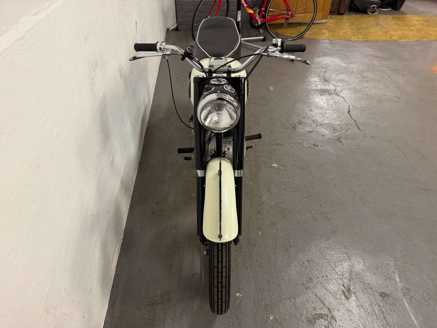 <p>1965 BSA C15</p>