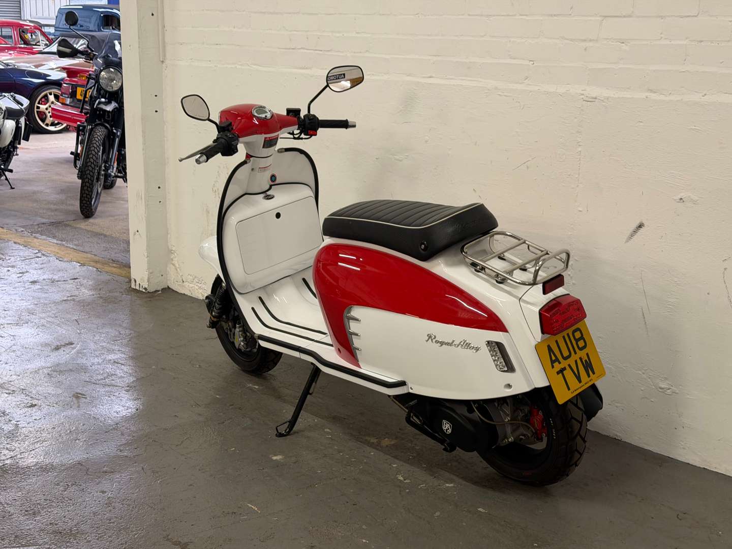 <p>2018 ROYAL ALLOY GT125</p>