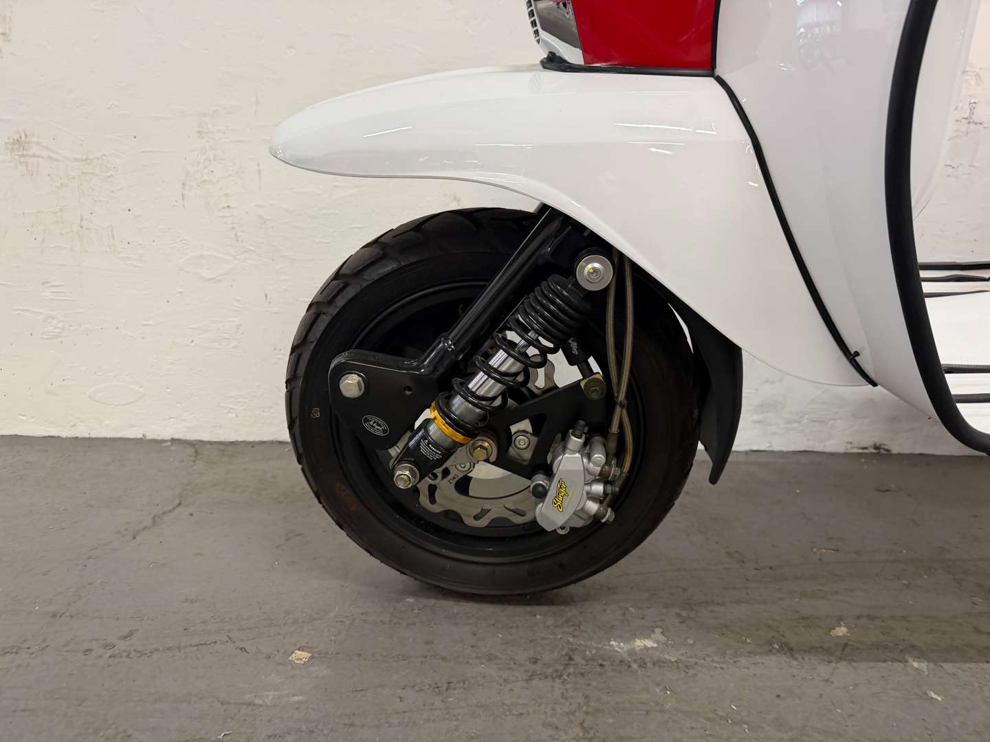 <p>2018 ROYAL ALLOY GT125</p>