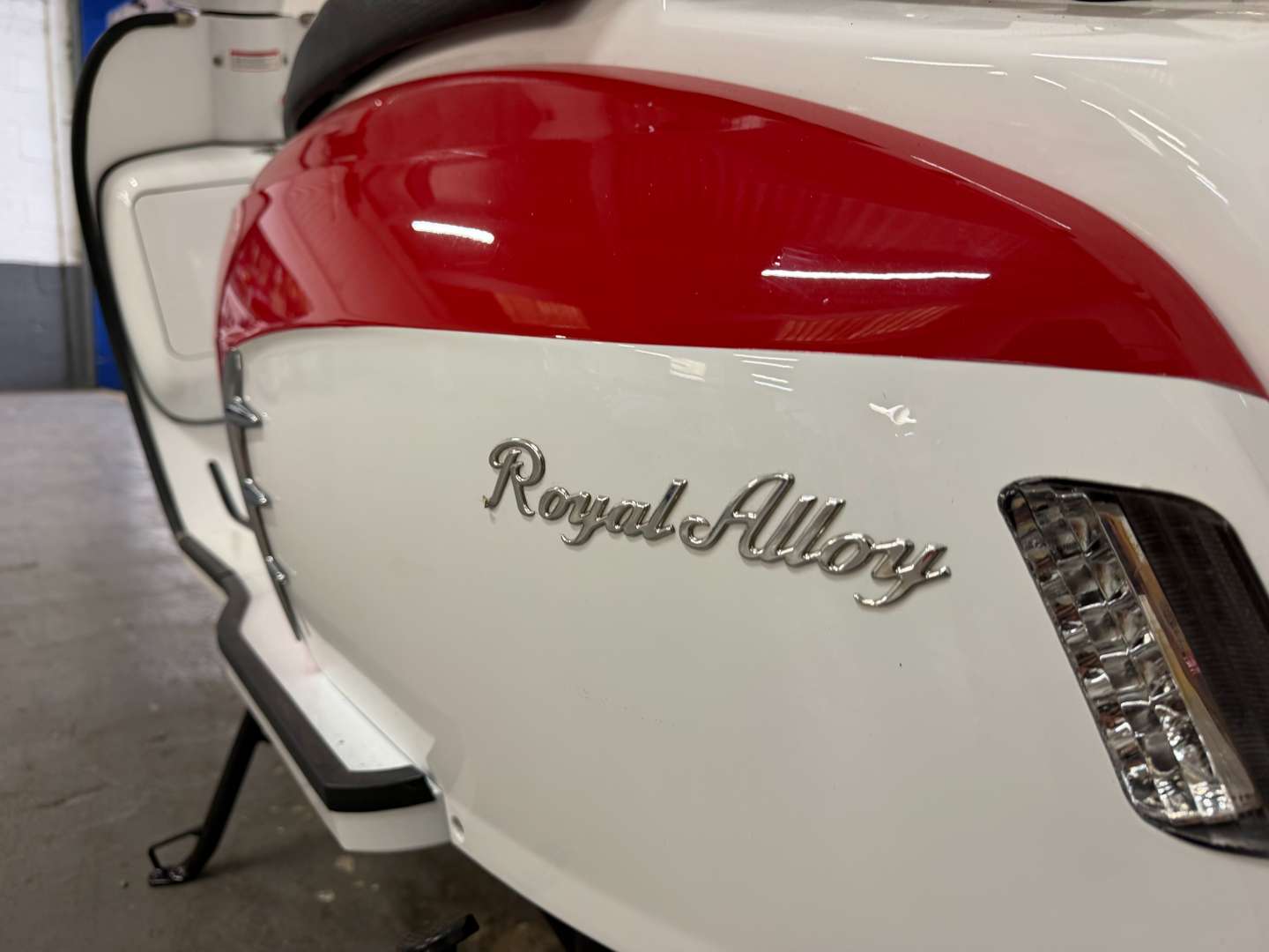 <p>2018 ROYAL ALLOY GT125</p>