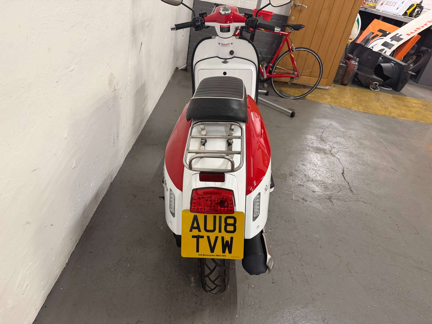 <p>2018 ROYAL ALLOY GT125</p>