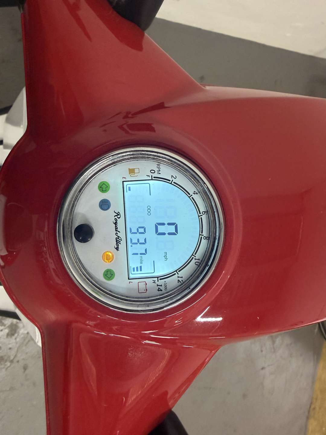 <p>2018 ROYAL ALLOY GT125</p>