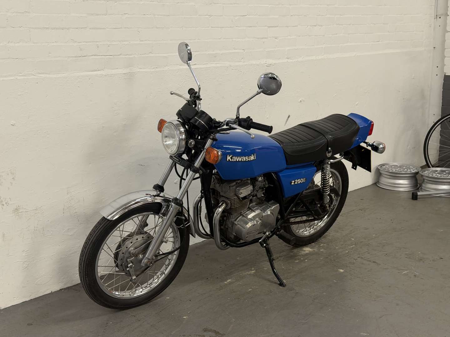 <p>1982 KAWASAKI Z250B</p>