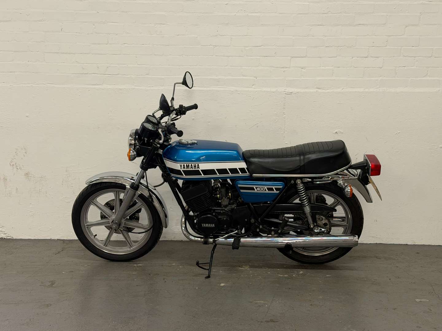 <p>1976 YAMAHA RD400 C</p>