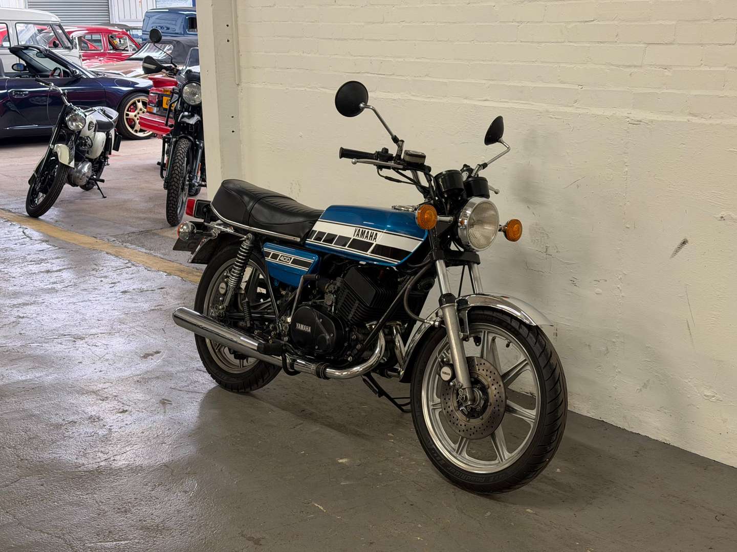 <p>1976 YAMAHA RD400 C</p>