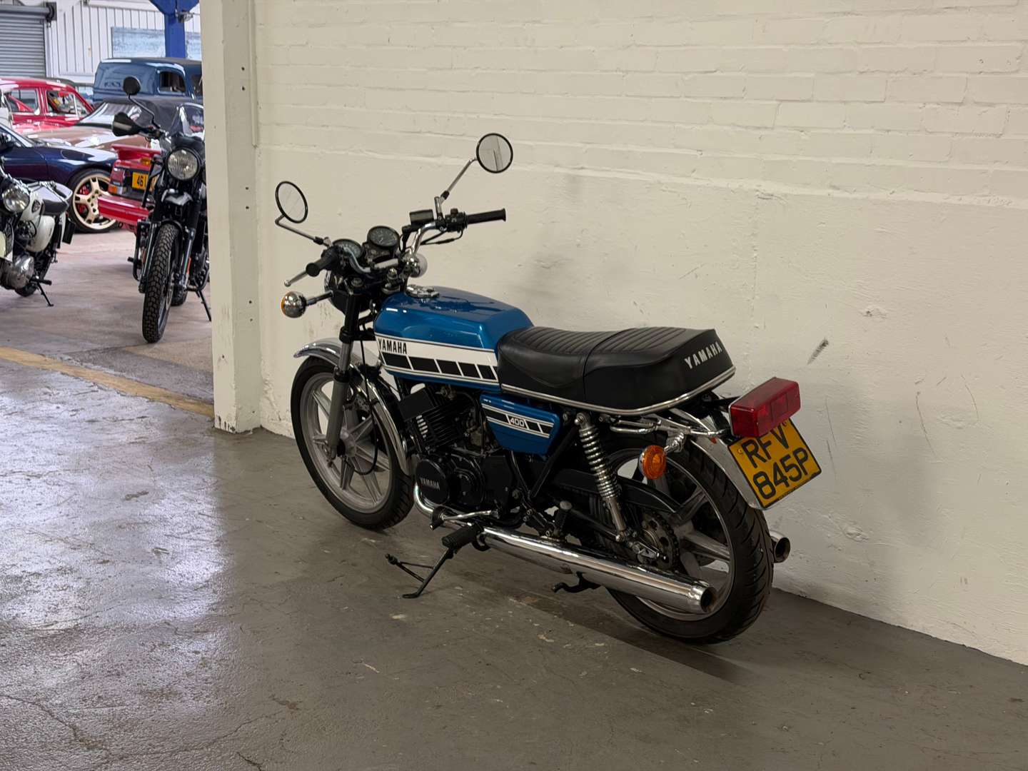 <p>1976 YAMAHA RD400 C</p>