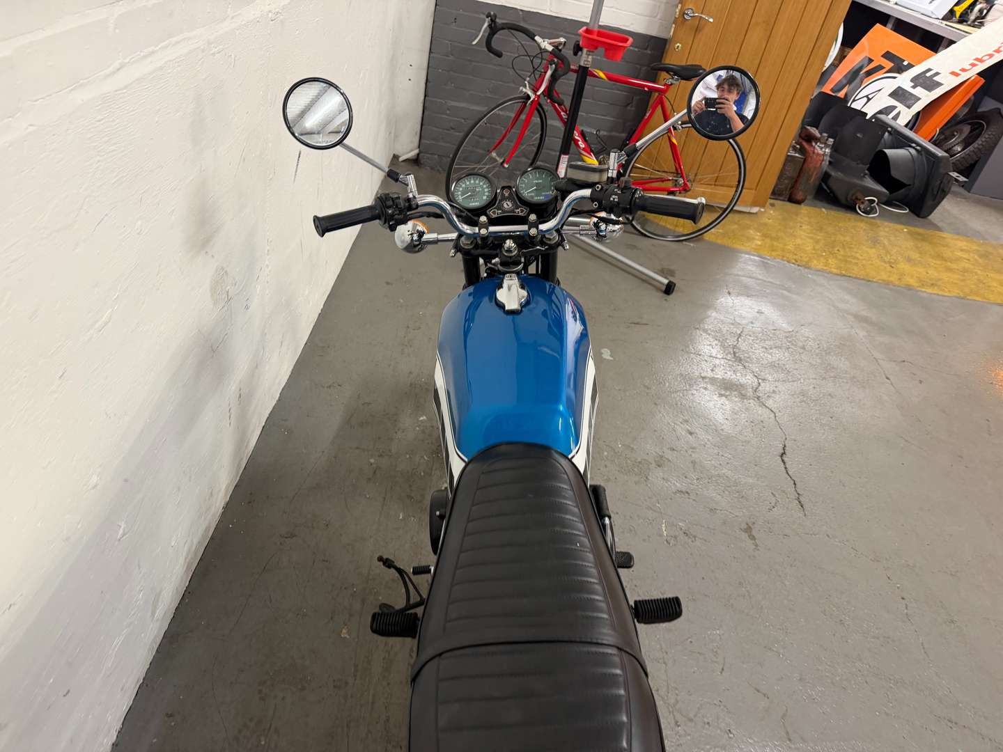 <p>1976 YAMAHA RD400 C</p>