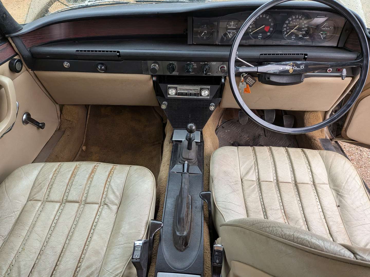 <p>1975 ROVER 3500S</p>