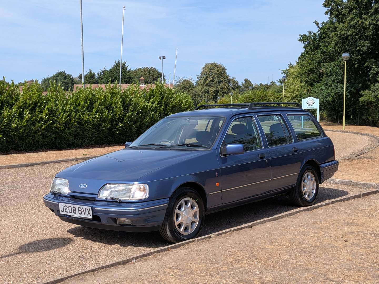 <p>1992 FORD SIERRA GHIA I AUTO ESTATE</p>
