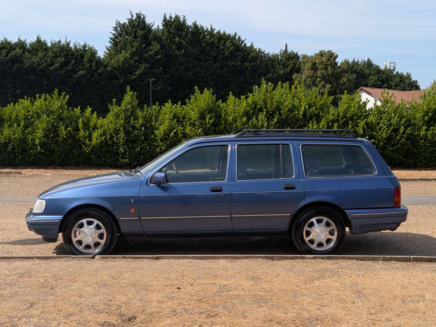 <p>1992 FORD SIERRA GHIA I AUTO ESTATE</p>