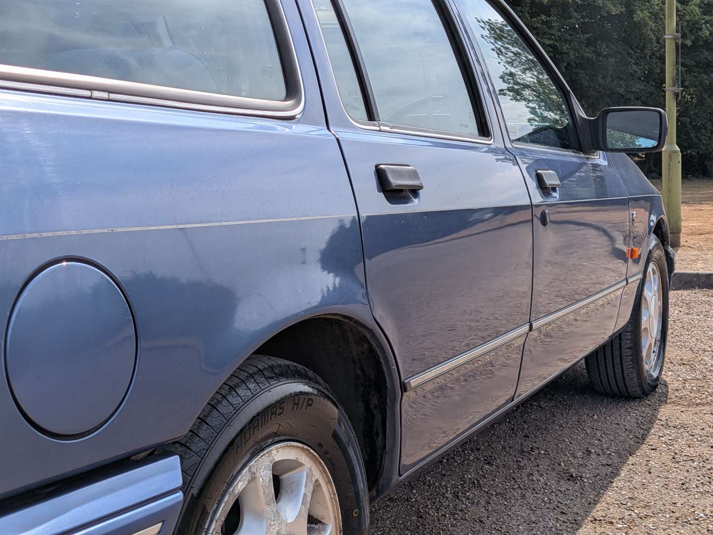<p>1992 FORD SIERRA GHIA I AUTO ESTATE</p>