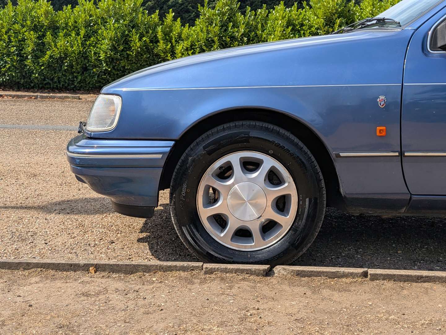 <p>1992 FORD SIERRA GHIA I AUTO ESTATE</p>
