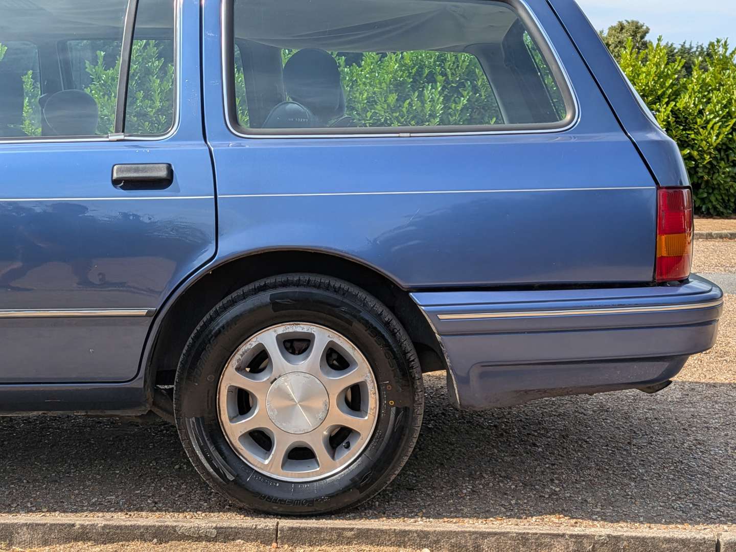 <p>1992 FORD SIERRA GHIA I AUTO ESTATE</p>
