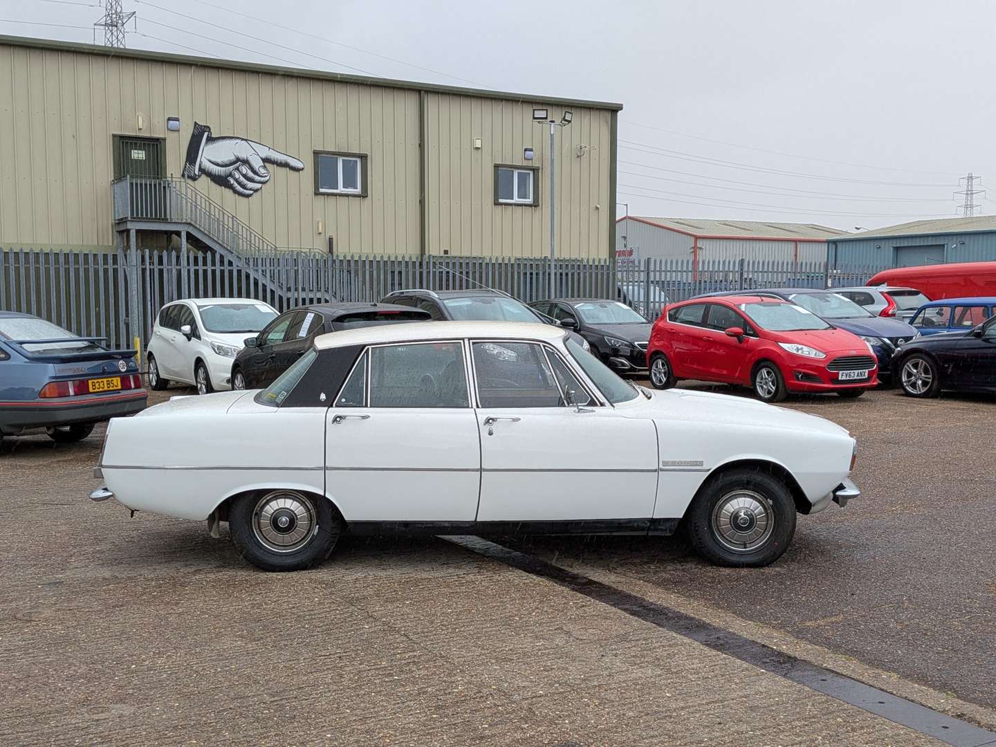 <p>1977 ROVER 2200 SC</p>