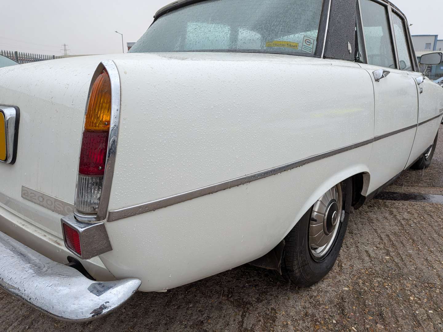 <p>1977 ROVER 2200 SC</p>