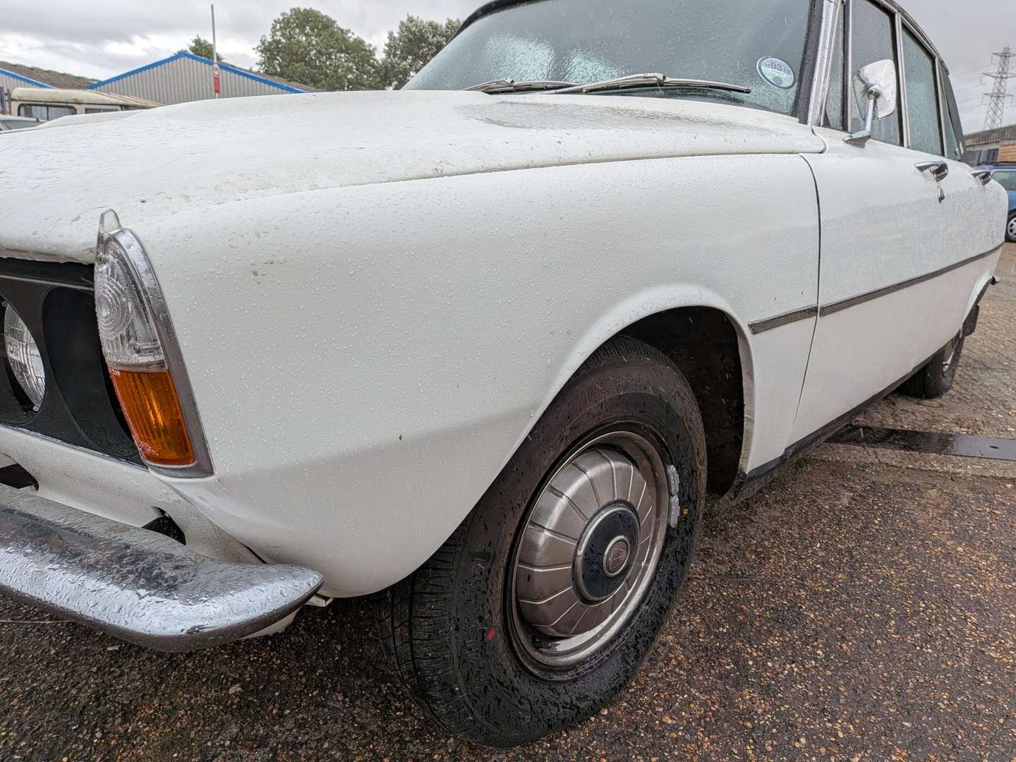 <p>1977 ROVER 2200 SC</p>