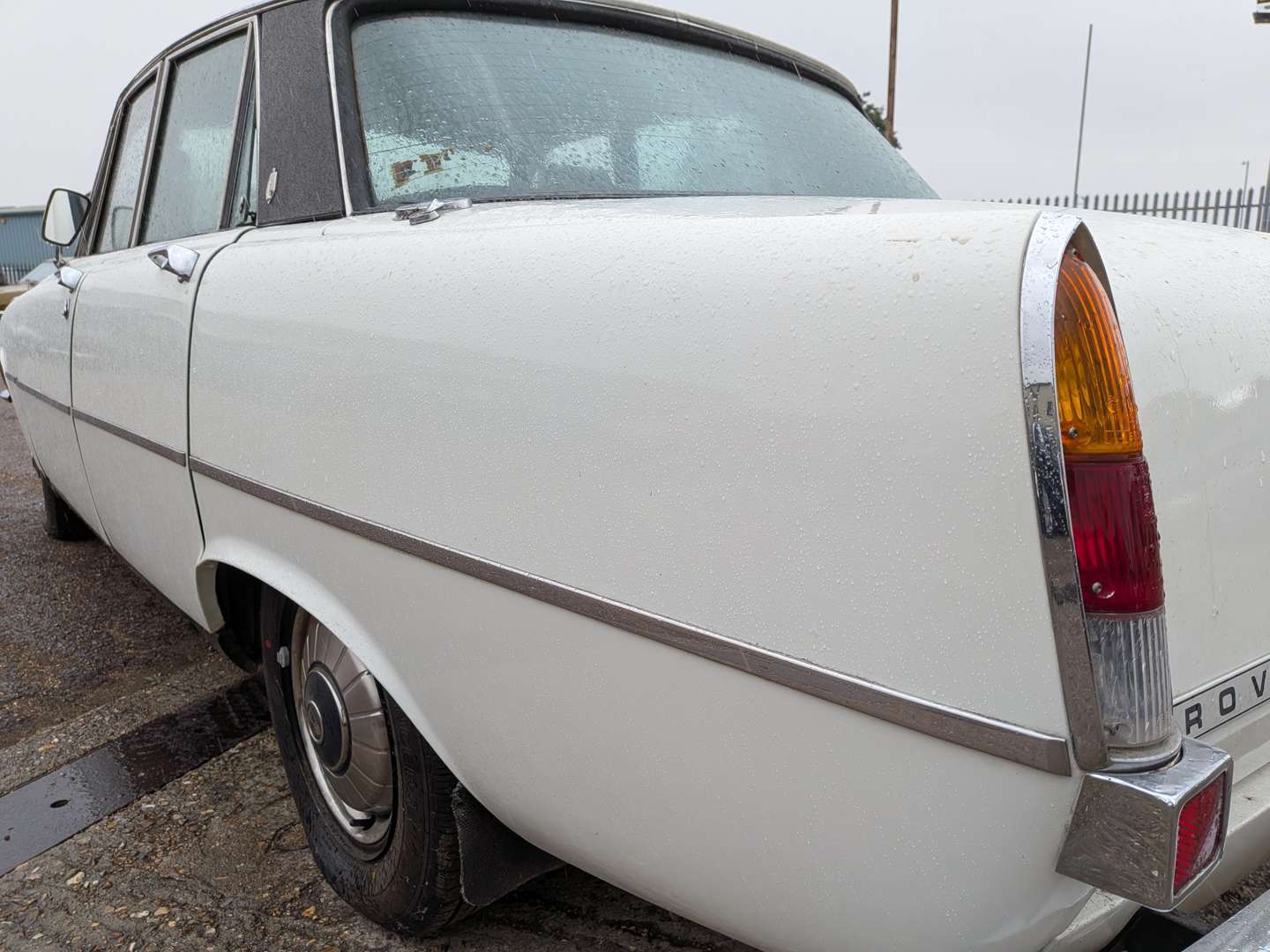 <p>1977 ROVER 2200 SC</p>